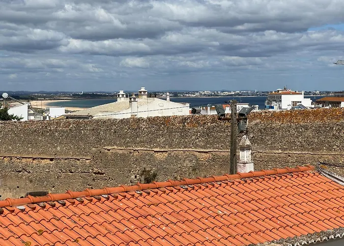 With View Of The Historic #1952 ラゴス